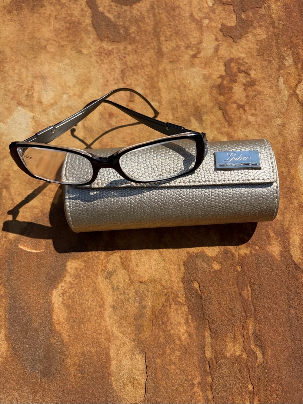 Judith Lieber Eyeglass Case with Black/royal blue Chrystal +3.00 Reading Glasses